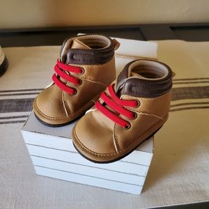 GUC RISING STAR infant boots, size 6-9 mo, beige/brown